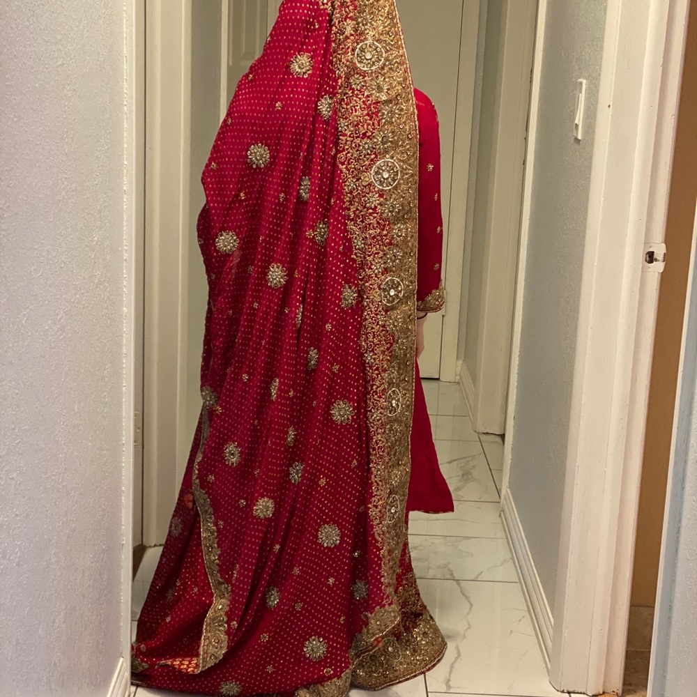 Pakistani Wedding Gown / Dress - Picture 4 of 11